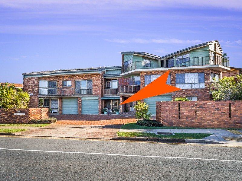 2/139 PRINCE EDWARD PARADE, Scarborough QLD 4020