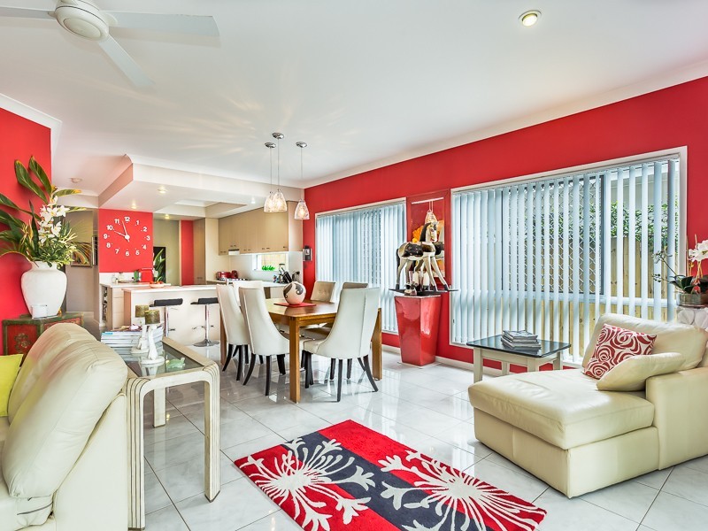 588a OXLEY AVE, Scarborough QLD 4020