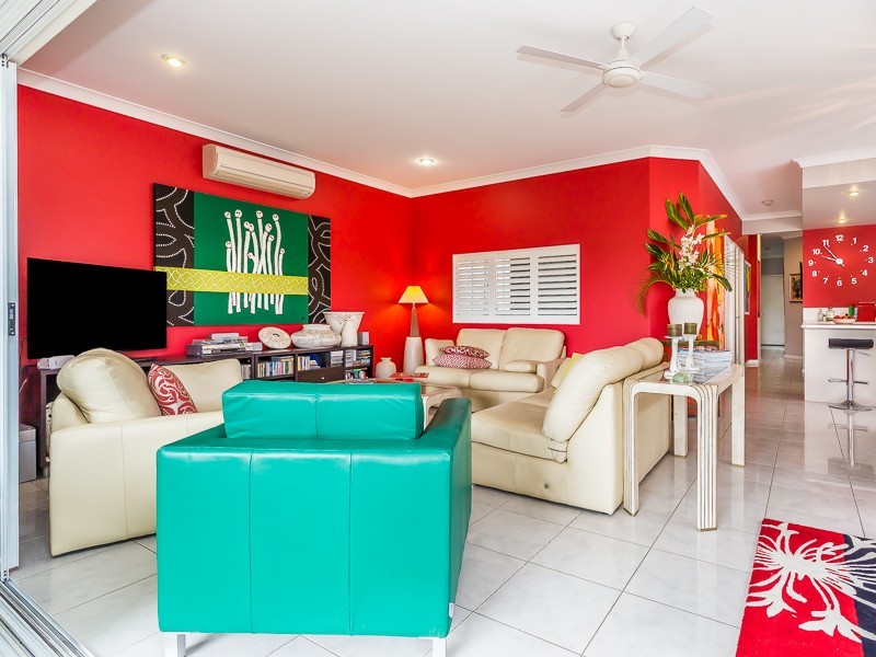588a OXLEY AVE, Scarborough QLD 4020