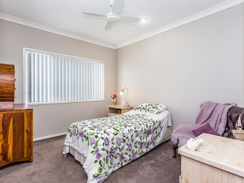 588a OXLEY AVE, Scarborough QLD 4020