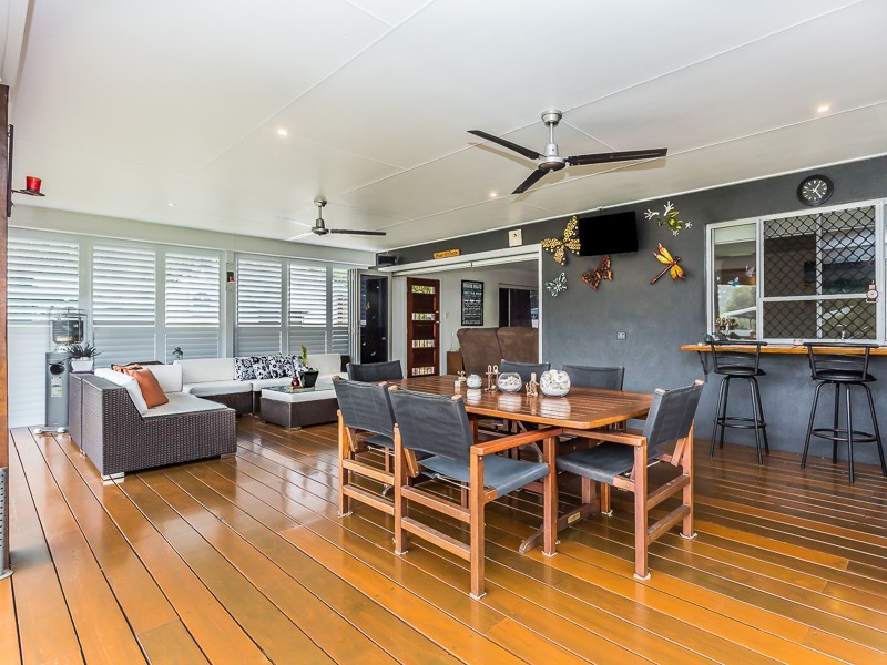 15 SANDPIPER ST, Beachmere QLD 4510
