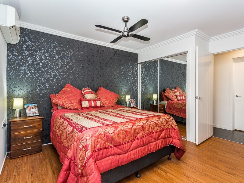15 SANDPIPER ST, Beachmere QLD 4510