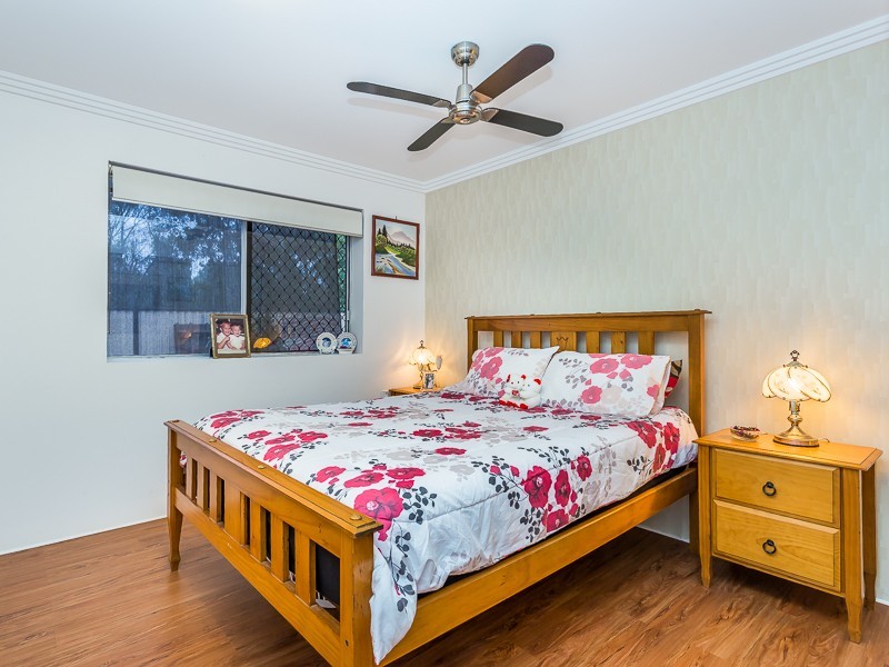 15 SANDPIPER ST, Beachmere QLD 4510