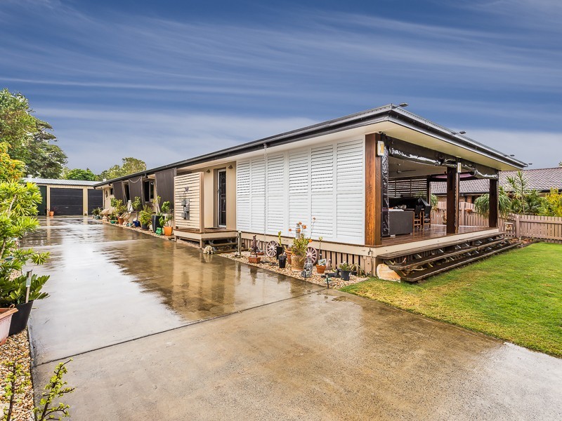 15 SANDPIPER ST, Beachmere QLD 4510