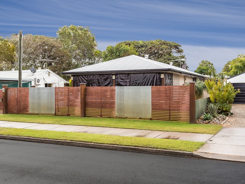 15 SANDPIPER ST, Beachmere QLD 4510