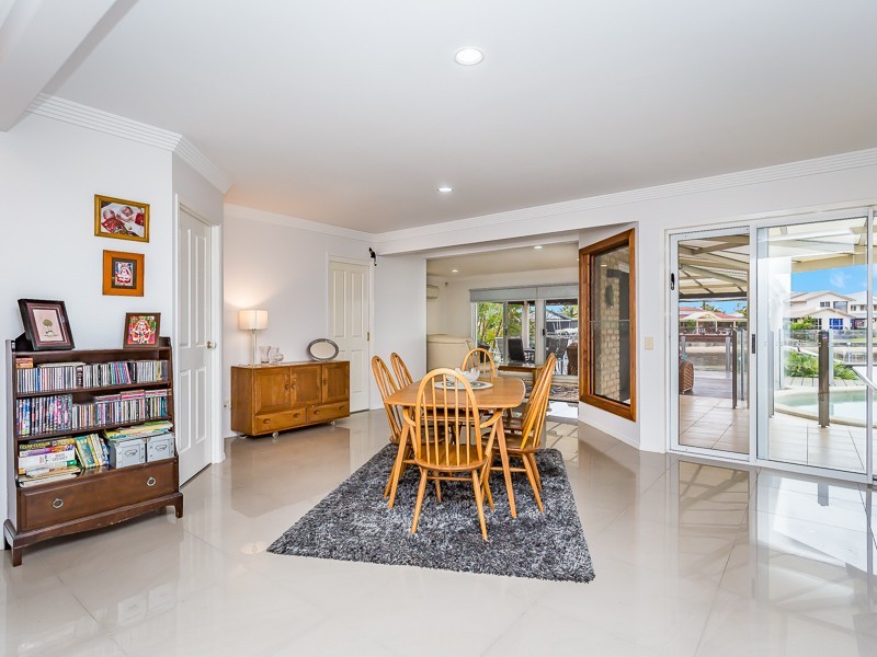 17 CONSTELLATION COURT, Newport QLD 4020