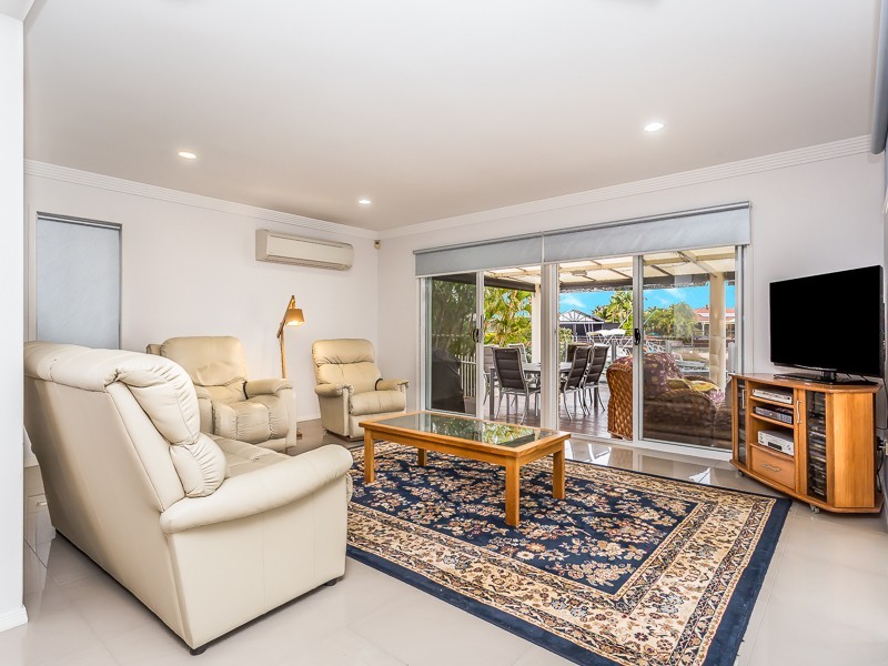 17 CONSTELLATION COURT, Newport QLD 4020