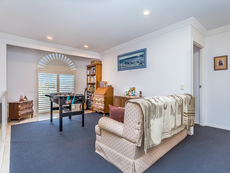 17 CONSTELLATION COURT, Newport QLD 4020