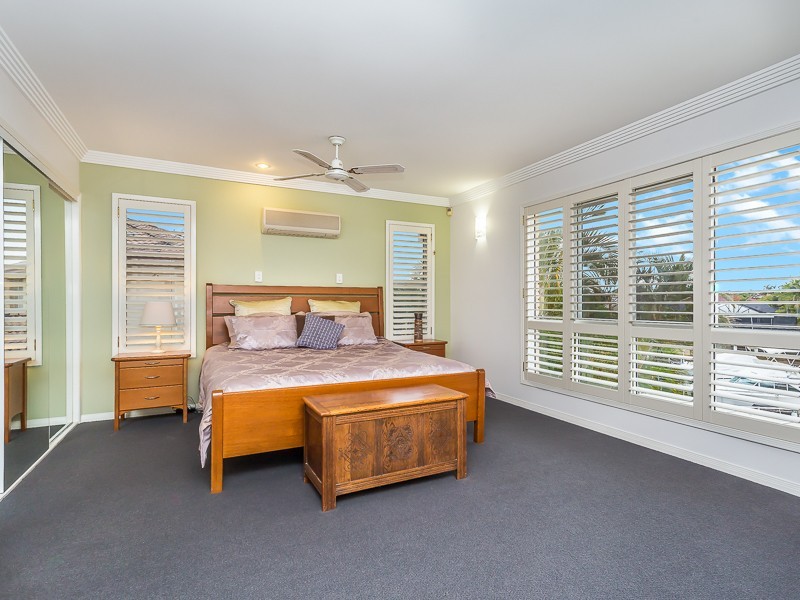 17 CONSTELLATION COURT, Newport QLD 4020