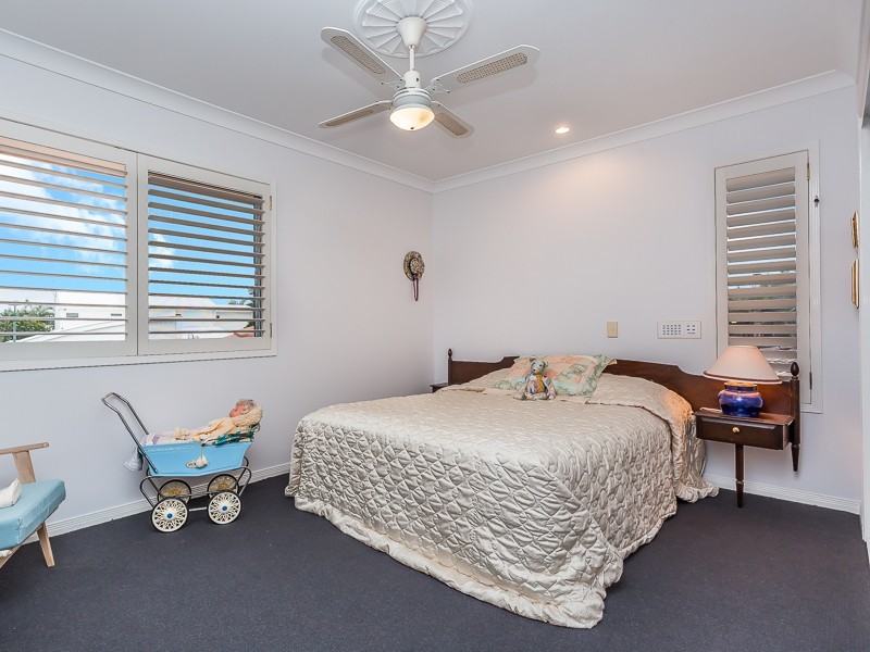 17 CONSTELLATION COURT, Newport QLD 4020