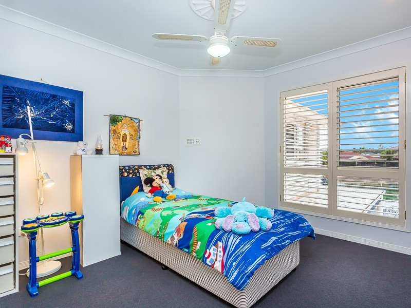 17 CONSTELLATION COURT, Newport QLD 4020