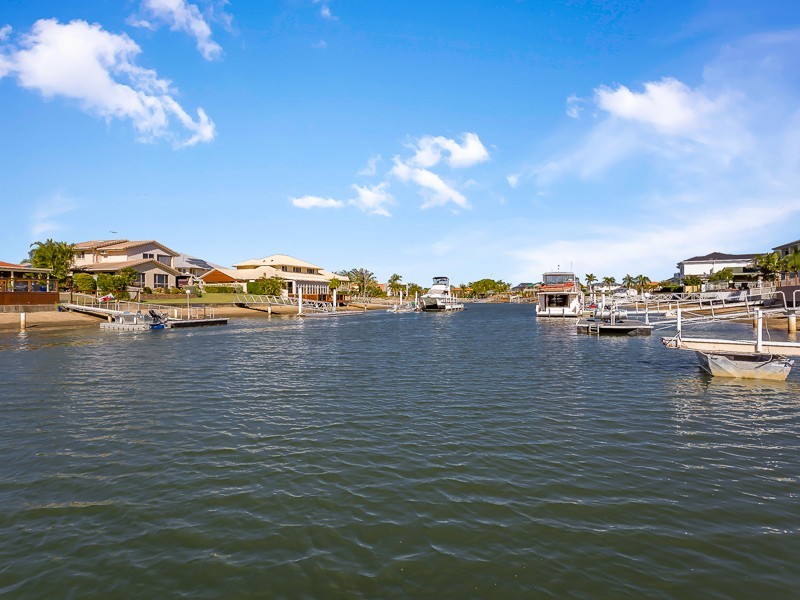 17 CONSTELLATION COURT, Newport QLD 4020