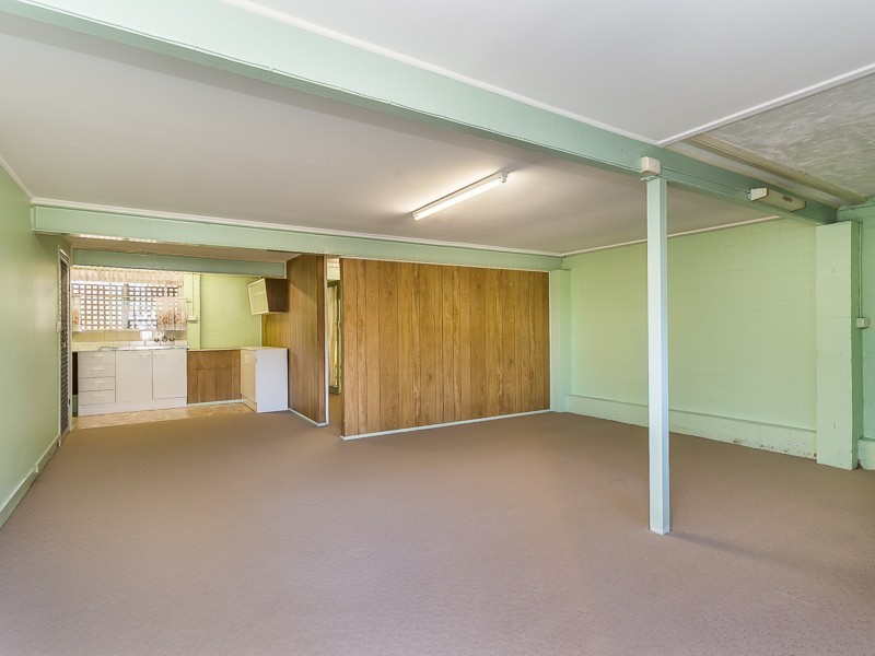 9 KALIMNA DRIVE, Clontarf QLD 4019