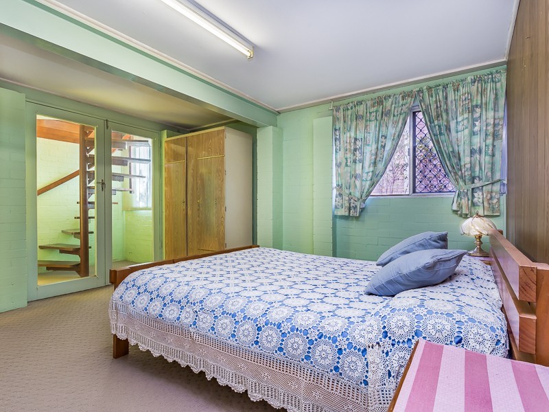 9 KALIMNA DRIVE, Clontarf QLD 4019