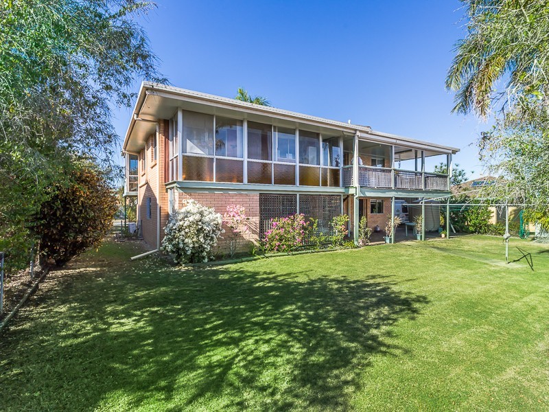 9 KALIMNA DRIVE, Clontarf QLD 4019