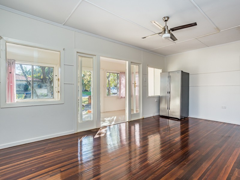 1 DEANS STREET, Clontarf QLD 4019