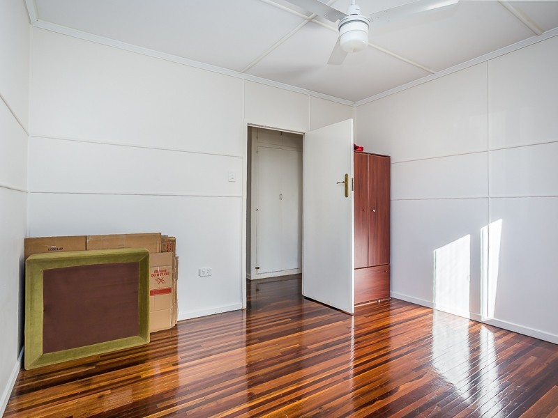 1 DEANS STREET, Clontarf QLD 4019