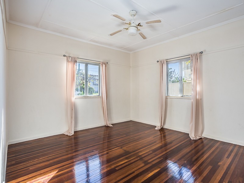 1 DEANS STREET, Clontarf QLD 4019