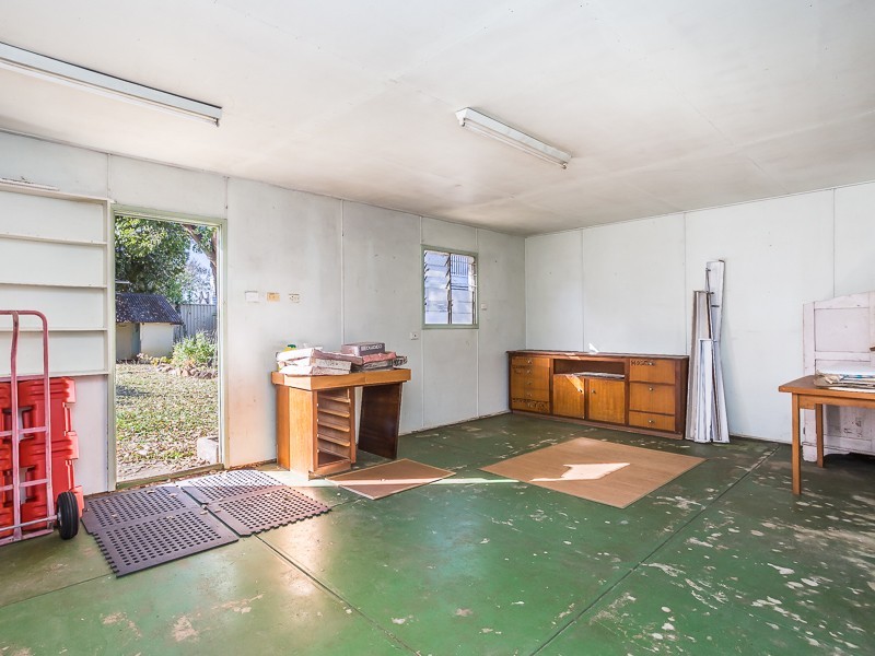 1 DEANS STREET, Clontarf QLD 4019