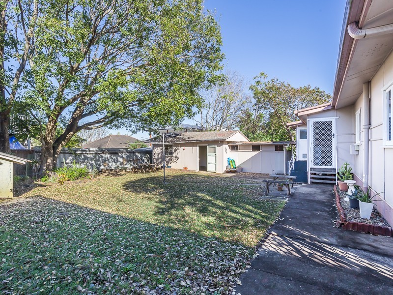 1 DEANS STREET, Clontarf QLD 4019