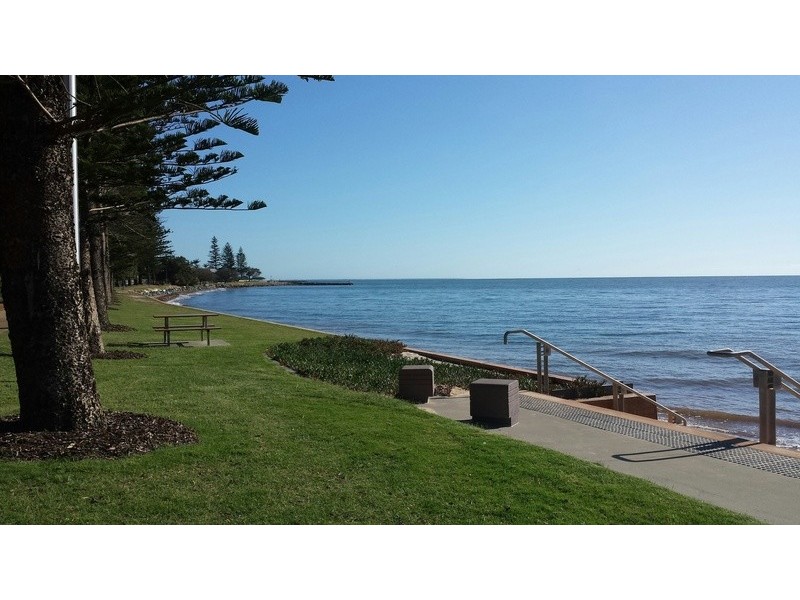 1 DEANS STREET, Clontarf QLD 4019