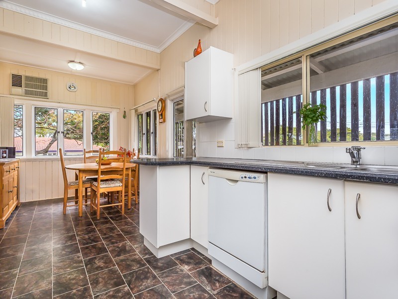 161 PRINCE EDWARD PARADE, Scarborough QLD 4020