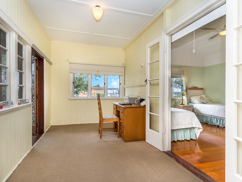 161 PRINCE EDWARD PARADE, Scarborough QLD 4020