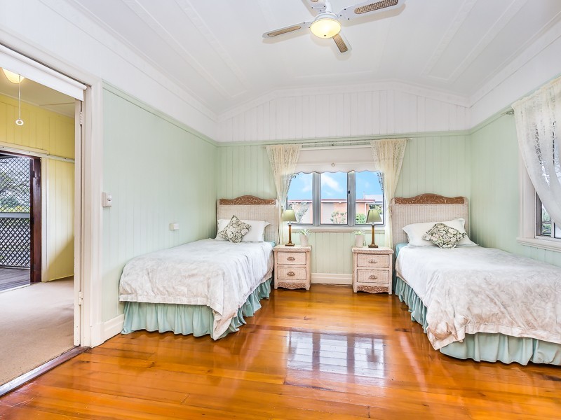 161 PRINCE EDWARD PARADE, Scarborough QLD 4020