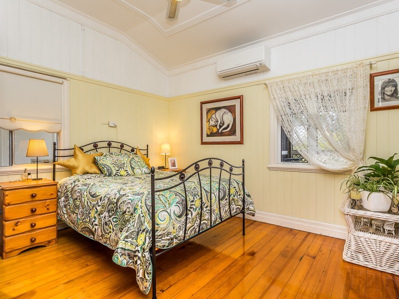 161 PRINCE EDWARD PARADE, Scarborough QLD 4020