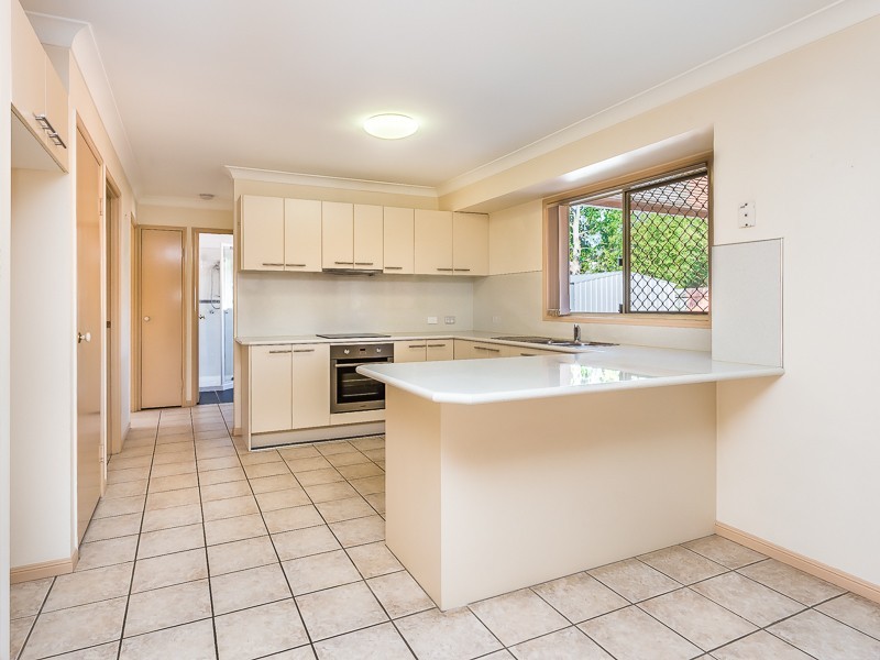 2/41 HIGGS STREET, Rothwell QLD 4022