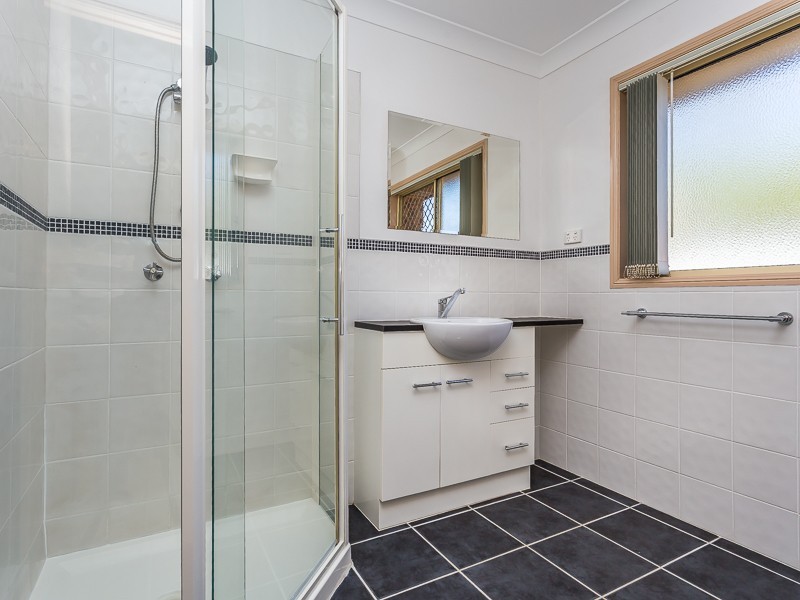 2/41 HIGGS STREET, Rothwell QLD 4022