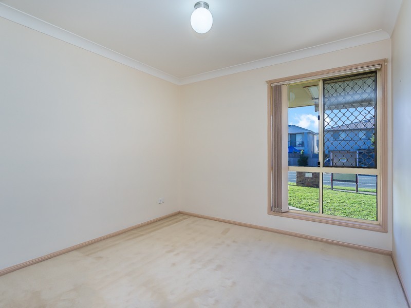 2/41 HIGGS STREET, Rothwell QLD 4022