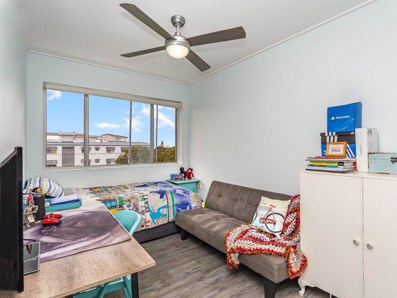 1/13 MACDONNELL RD, Margate QLD 4019