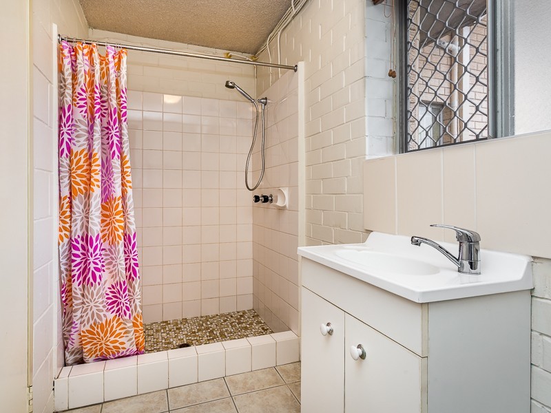 1/13 MACDONNELL RD, Margate QLD 4019