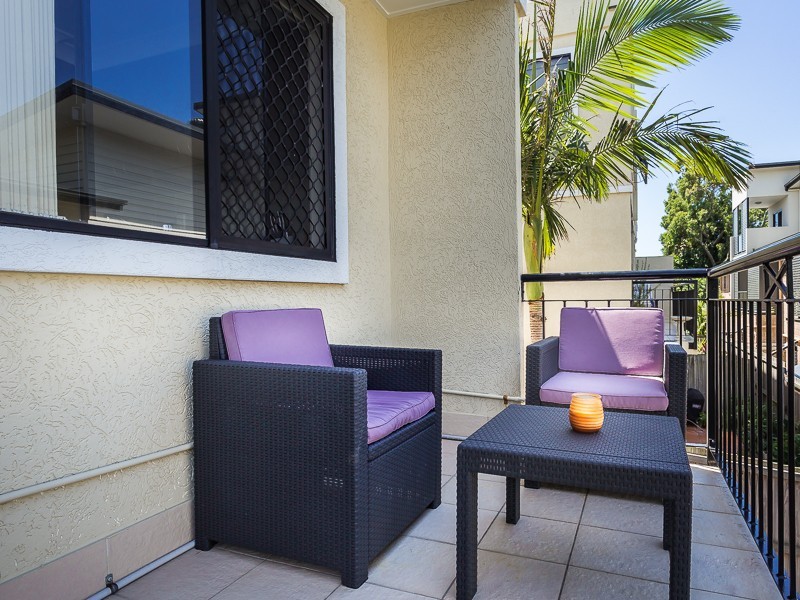 2/18 GEORGINA ST, Woody Point QLD 4019