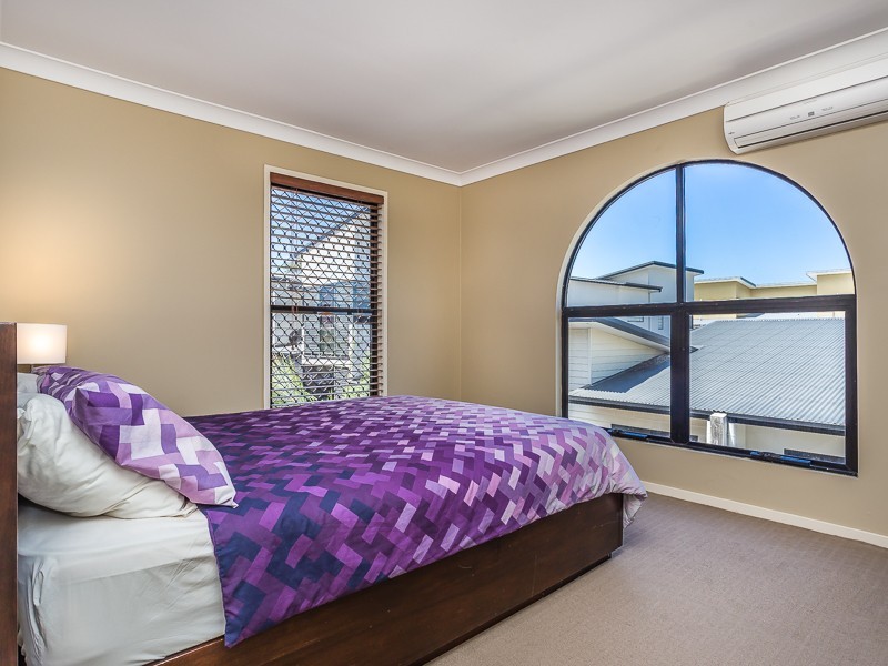 2/18 GEORGINA ST, Woody Point QLD 4019