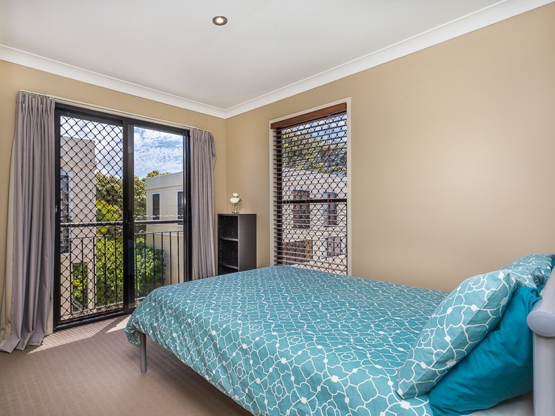 2/18 GEORGINA ST, Woody Point QLD 4019