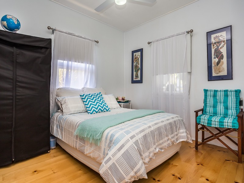 38 ALICE ST, Clontarf QLD 4019