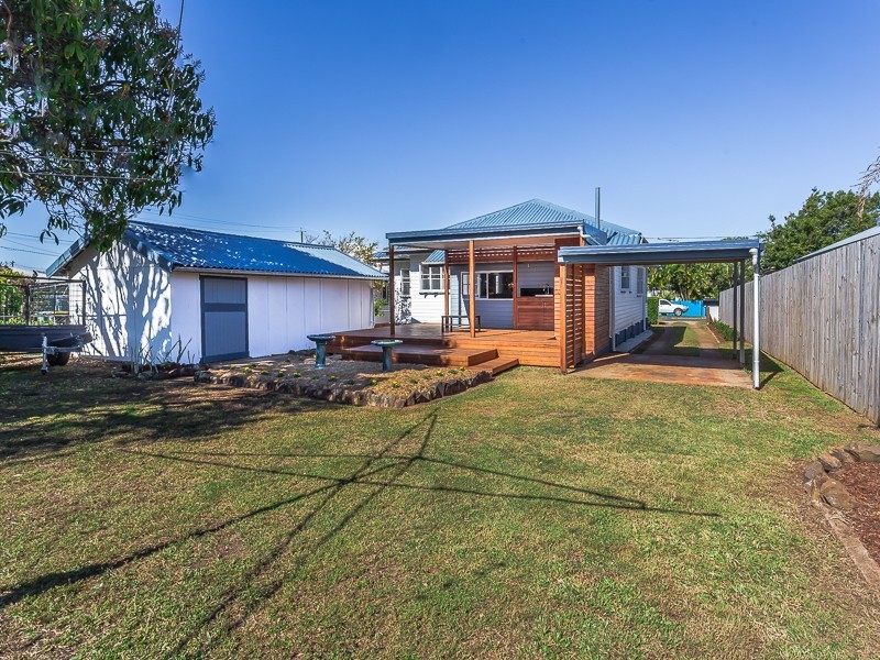 34 COLLINS ST, Woody Point QLD 4019