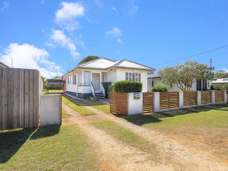 34 COLLINS ST, Woody Point QLD 4019