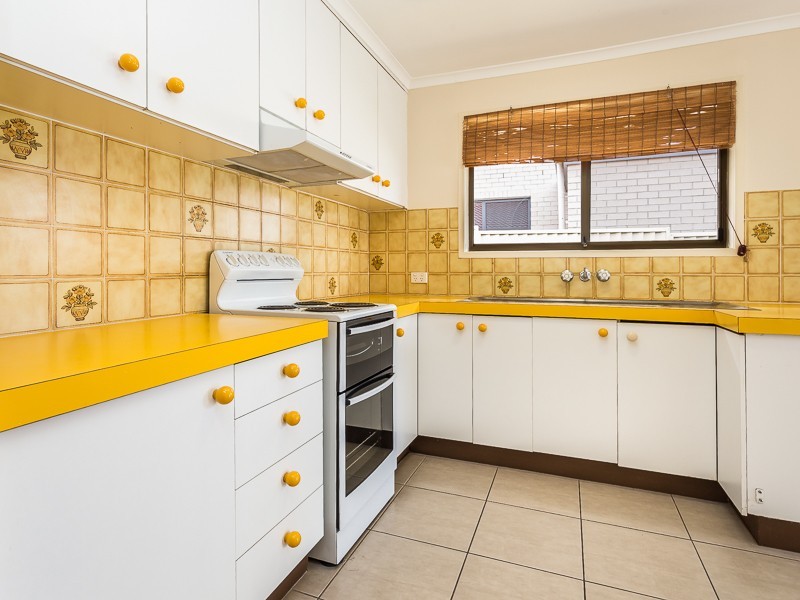 28 ROBERTSON AVE, Margate QLD 4019