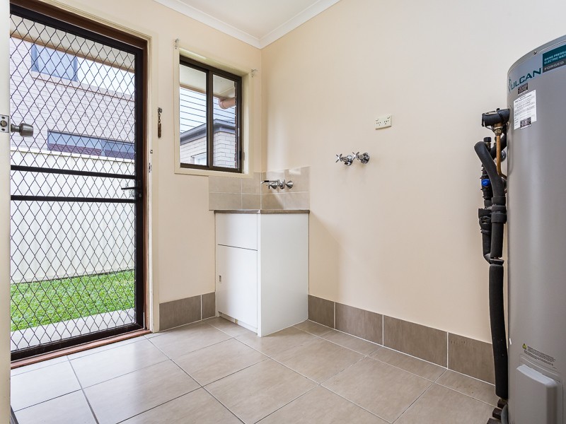 28 ROBERTSON AVE, Margate QLD 4019