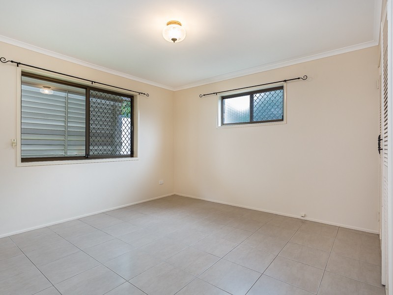 28 ROBERTSON AVE, Margate QLD 4019