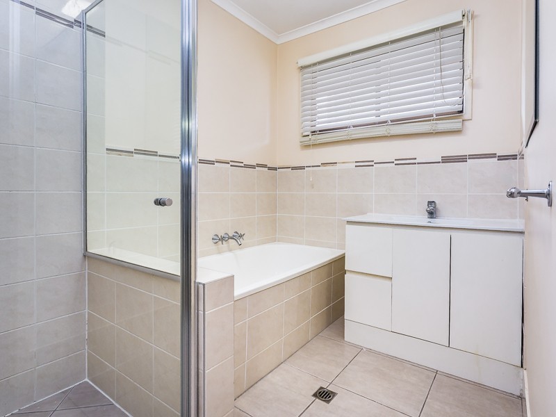 28 ROBERTSON AVE, Margate QLD 4019