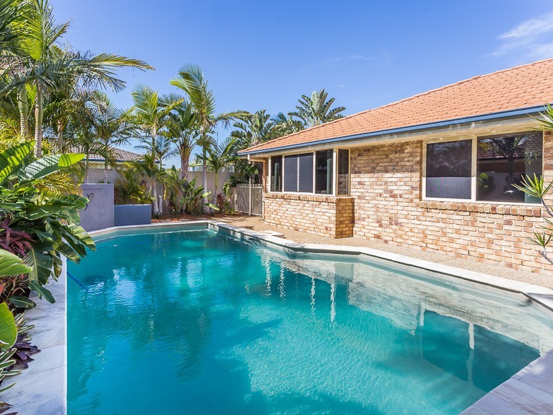 16 WALSH STREET, Redcliffe QLD 4020