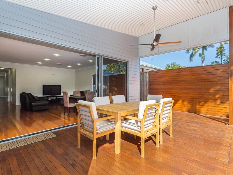 27B CENTRAL AVE, Scarborough QLD 4020