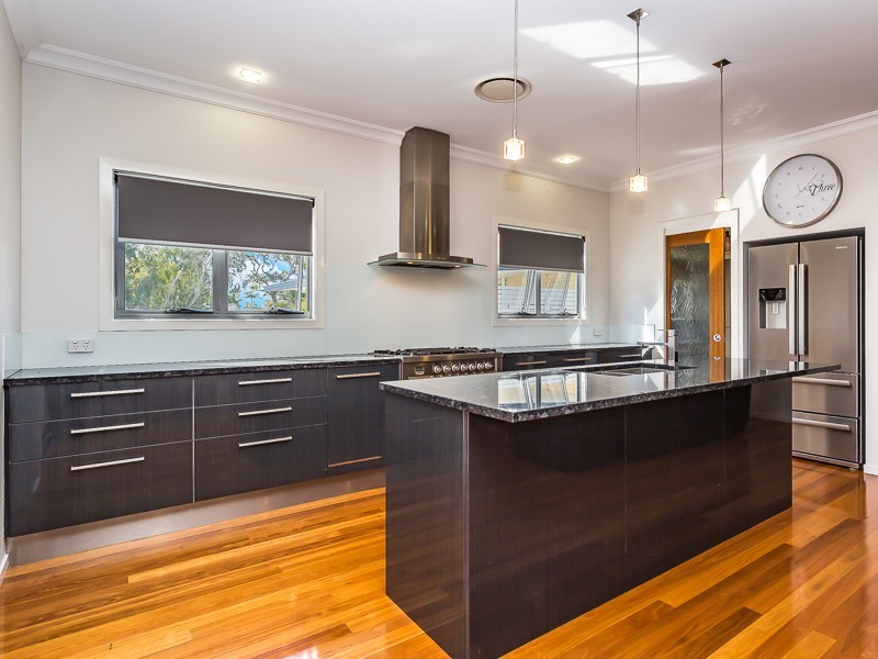 27B CENTRAL AVE, Scarborough QLD 4020