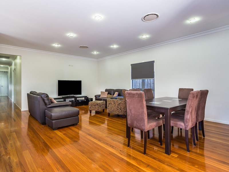 27B CENTRAL AVE, Scarborough QLD 4020