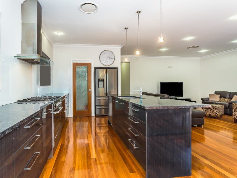 27B CENTRAL AVE, Scarborough QLD 4020