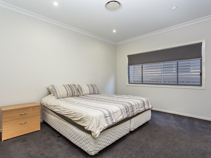 27B CENTRAL AVE, Scarborough QLD 4020